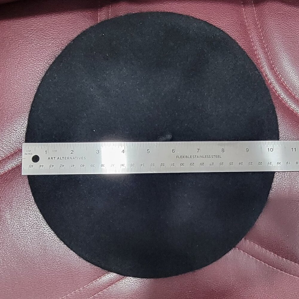 Black Beret - Picture 4 of 4